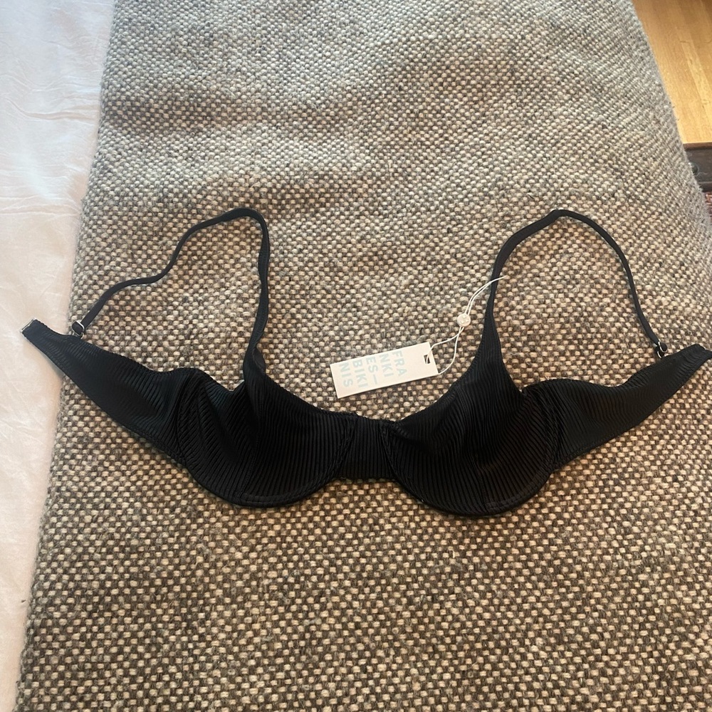 Frankie’s bikini top size small NWT